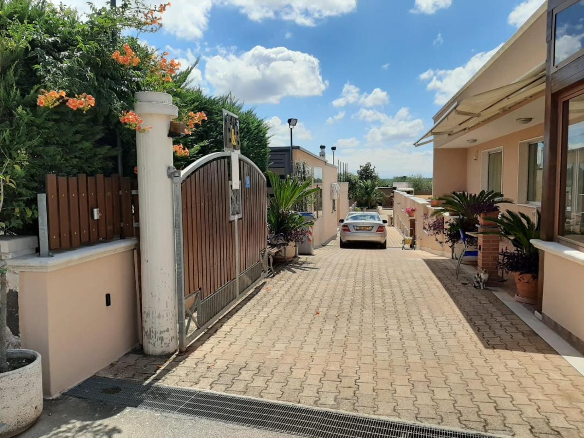 נוצ'י B&B Caffe מראה חיצוני תמונה