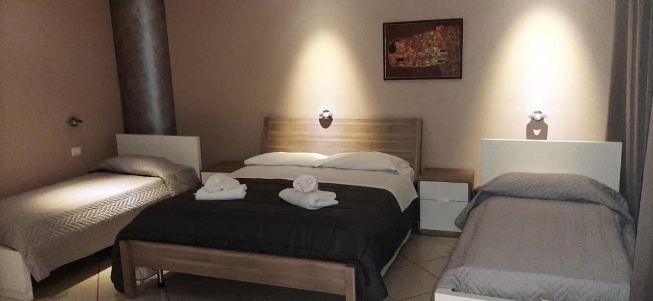 נוצ'י B&B Caffe מראה חיצוני תמונה