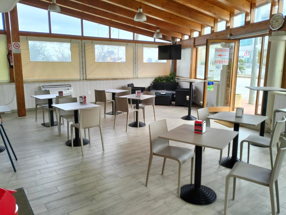 נוצ'י B&B Caffe מראה חיצוני תמונה