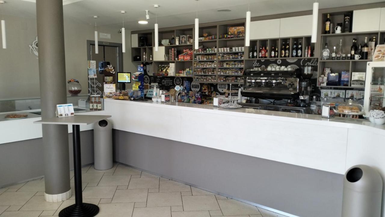 נוצ'י B&B Caffe מראה חיצוני תמונה